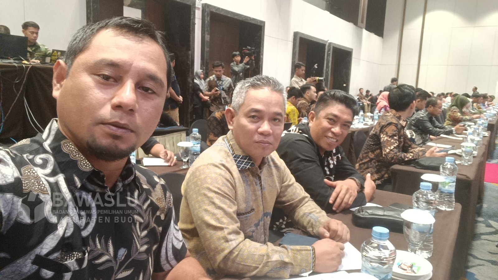 Ketua Bawaslu Kabupaten Buol, Karianto, (Dua dari kiri) saat hadir dalam Rapat Koordinasi (Rakor) Penyelenggara Pemilu di Kota Makassar, Provinsi Sulawesi Selatan, pada 24-26 Oktober 2024.