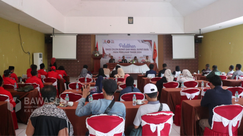 Suasana kegiatan Pelatihan Saksi Calon Bupati dan Wakil Bupati Buol Pada Pemilihan Tahun 2024 yang berlangsung di Hotel Surya Wisata, Lantai II, Sabtu (23/11/22024).