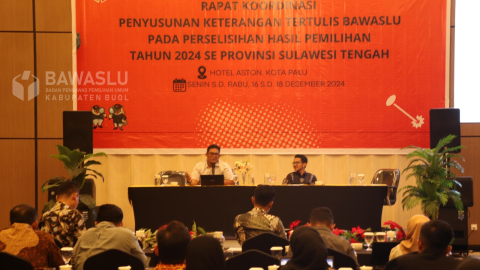 Suasana Rapat Koordinasi Penyusunan Keterangan tertulis Bawaslu Pada Perselisihan Hasil Pemilihan Tahun 2024 Se-Provinsi Sulawesi Tengah yang berlangsung di Hotel Aston Kota Palu, Senin sampai dengan Rabu (16-18/12/2024).