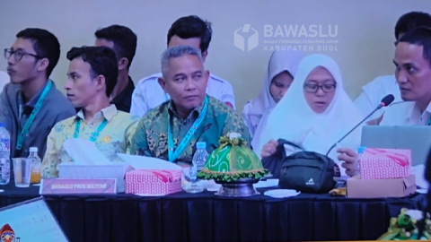 Tangkapan layar kanal Youtube KPU Provinsi Sulteng saat Rapat Pleno Rekapitulasi Penghitungan Perolehan Suara Pemilihan Gubernur dan Wakil Gubernur Tahun 2024 tingkat Provinsi berlangsung, Minggu (08/12/2024).