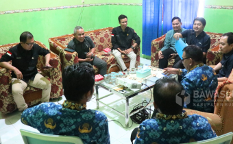 Kunjungan Badan Penyelenggara Jaminan Sosial (BPJS) Ketenagakerjaan Kabupaten Buol yang diterima langsung oleh Ketua dan Anggota serta Koordinator Sekretariat Bawaslu Kabupaten Buol, di Ruang Kerja Ketua Bawaslu Kabupaten Buol, Karianto, Selasa (01/10/20240.