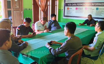 Suasana pelaksanaan rapat internal Bawaslu Kabupaten Buol, Selasa (17/6).